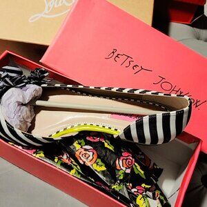 Betsey Johnson Tutu Pointed Toe flats Size 7.5 NWB
